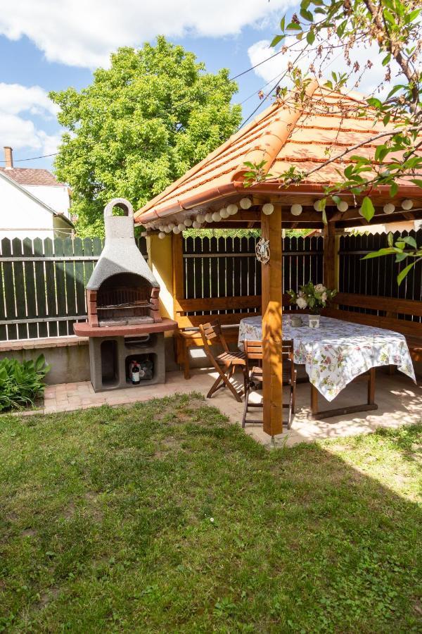 Vanília Apartman Eger Exterior foto